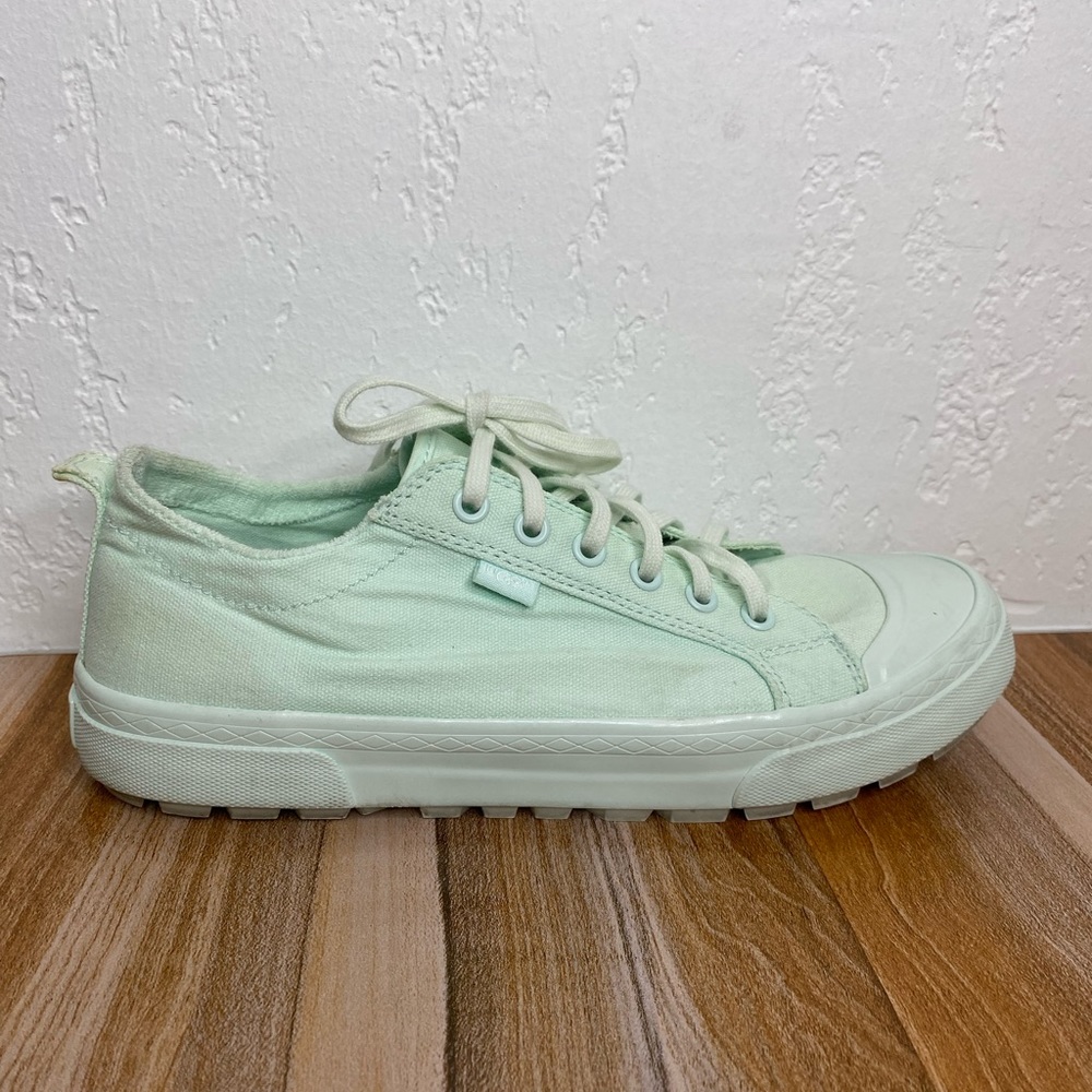 UGG Aries Lace Up Sage Sneaker Shoes Women’s Size US 8.5 Style 1099876 EUC